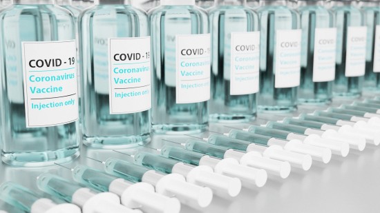Развитые страны закупают вакцин от COVID-19 больше, чем необходимо для вакцинации всего населения