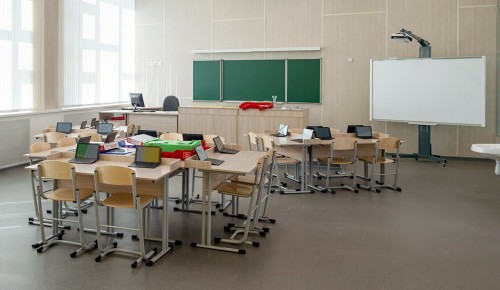 Территории нескольких школ на Юго-Западе Москвы приведут в порядок