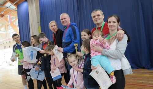 Окружная эстафета для семейных команд прошла в районе Ясенево