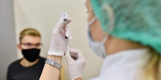 Пункты вакцинации от COVID-19 откроют еще в шести торговых центрах столицы