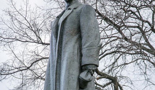 Москвичи смогут с 25 февраля проголосовать за установку памятника на Лубянке
