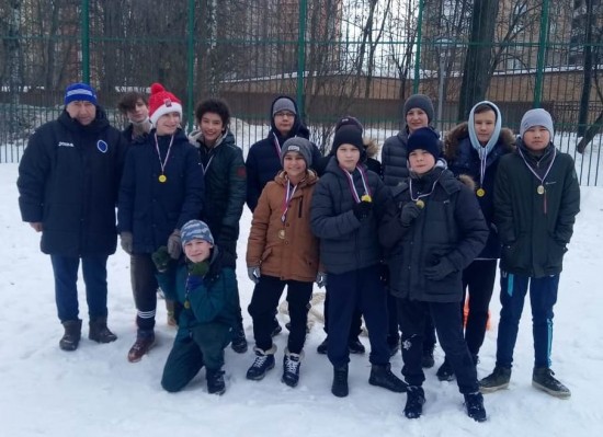 Юные жители Обручевского района приняли участие в соревнованиях «Зимние забавы»