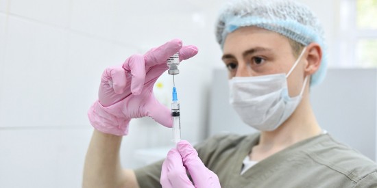 Москва начинает международные клинические исследования вакцины «Спутник Лайт»