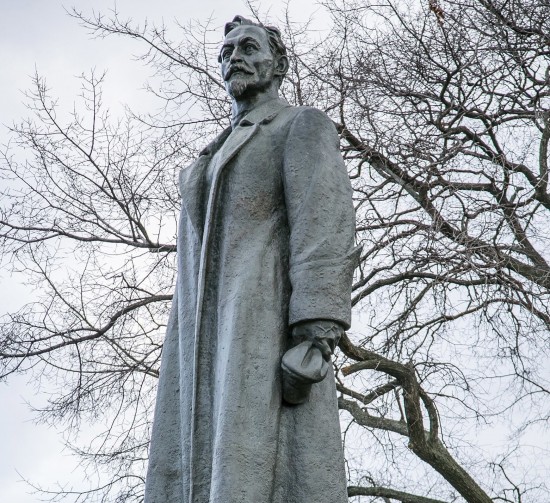 Москвичи смогут с 25 февраля проголосовать за установку памятника на Лубянке