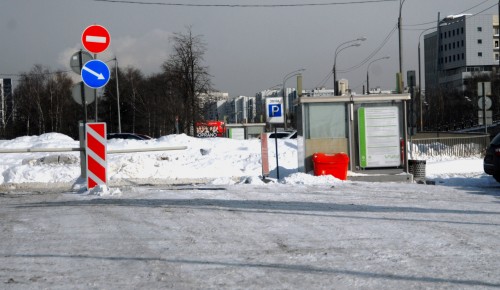 С завтрашнего дня абонементы на парковку со шлагбаумом поступят в свободную продажу
