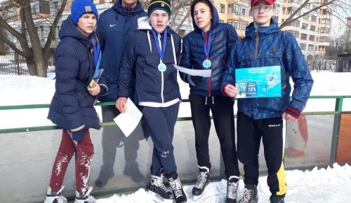Спортсмены из Обручевского района выступили на соревнованиях «Ле&#776;д надежды нашей»