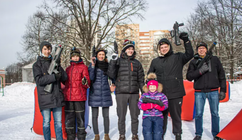 Соревнования на открытом воздухе и лазерные бои прошли в Воронцовском парке