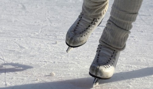 Жители Ясенева могут воспользоваться коньками в пунктах проката