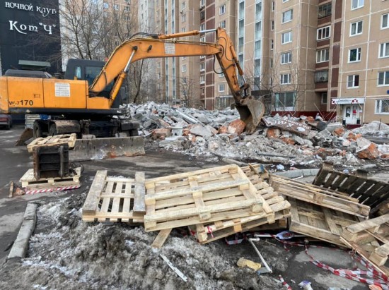 В Северном Бутове снесли объект самовольного строительства на улице Ратная