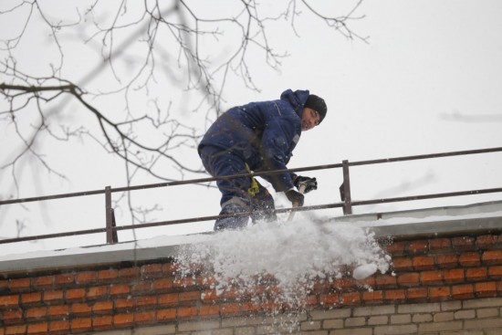На Юго-Западе Москвы отремонтируют около сотни крыш