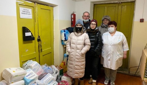 Волонтеры школы № 1205 посетили Клементьевский Дом престарелых