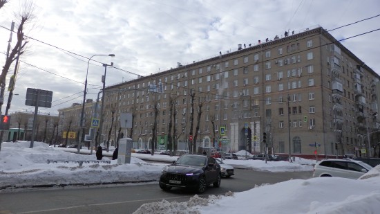 В Академическом районе Москвы отремонтируют крыши по 16 адресам 