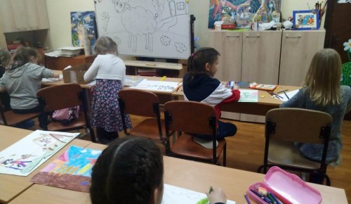Основы графики продолжают изучать воспитанники центра «Обручевский»