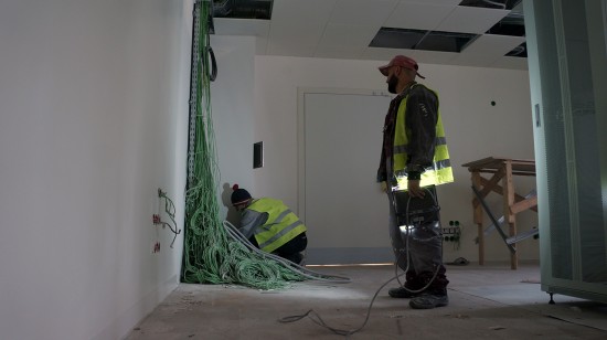 В четвертом филиале поликлиники № 10 в Черемушках строители заканчивают отделочные работы