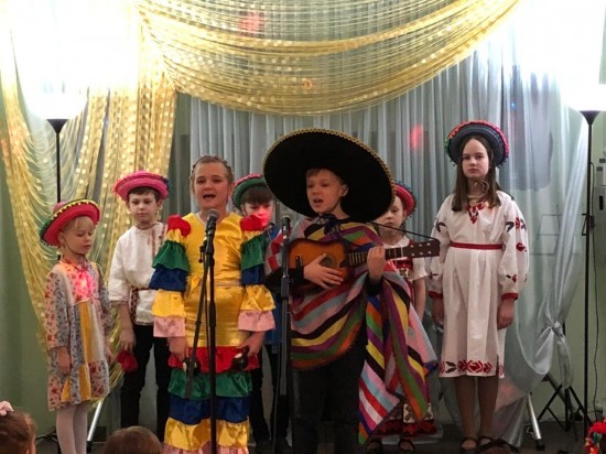 Праздник народных песен и творчества прошел в Обручевском районе
