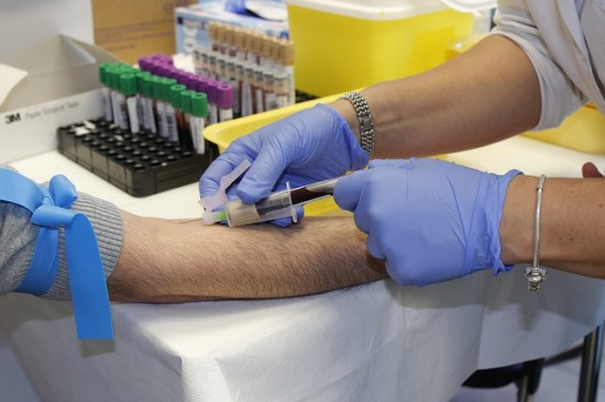 Жители Академического района могут  сдать кровь на антитела в первом филиале поликлиники №22
