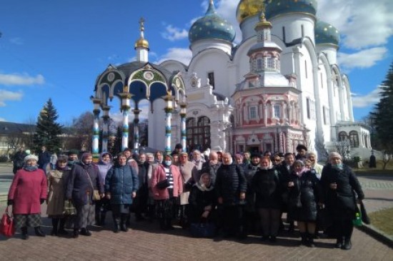 Жители Котловки совершили паломническую поездку в Свято-Троицкую Сергиеву Лавру