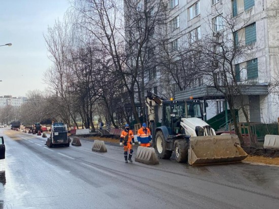В Черемушках ведутся работы по капитальному ремонту Перекопской улицы