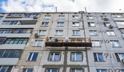 По программе капремонта в ЮЗАО обновят более 90 фасадов жилых домов