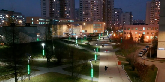 Один из самых красивых вечерних пешеходных маршрутов для прогулок расположен в Обручевском районе