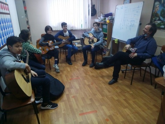 В вокальной студии центра «Обручевский» прошло тематическое занятие