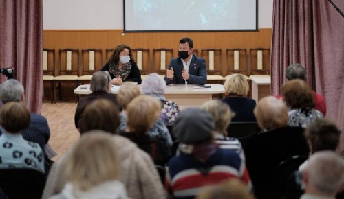 Депутат Роман Романенко: «Молодые родители не должны оставаться без помощи бабушек и дедушек»