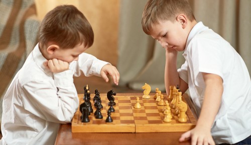Ученики шахматной школы им М.М. Ботвинника успешно сыграли в городском финале всероссийских соревнований по шашкам