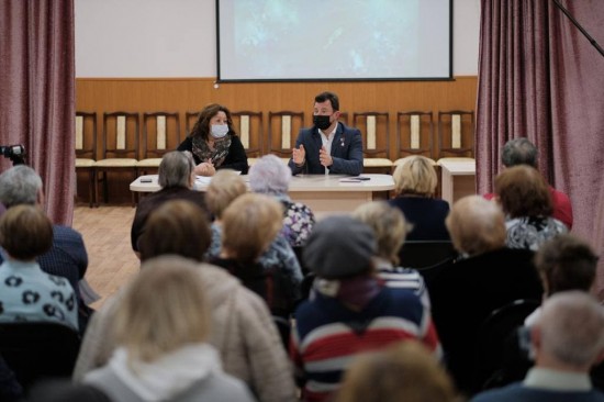 Депутат Роман Романенко: «Молодые родители не должны оставаться без помощи бабушек и дедушек»