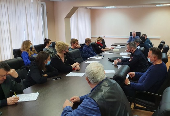 План по безопасности в преддверии весенних праздников обсудили в Обручевском районе