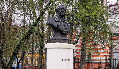 В Москве отреставрируют установленный более 60 лет назад памятник Кутузову