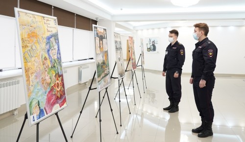 В университете МВД прошла выставка стенной печати