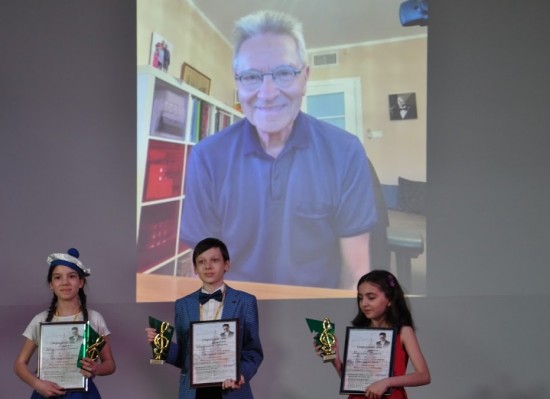 Школьница из Конькова стала призером конкурса детской песни