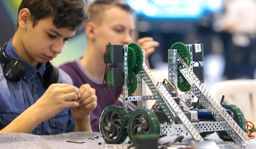 В Москве начался прием заявок на участие в детско-юношеском чемпионате по робототехнике