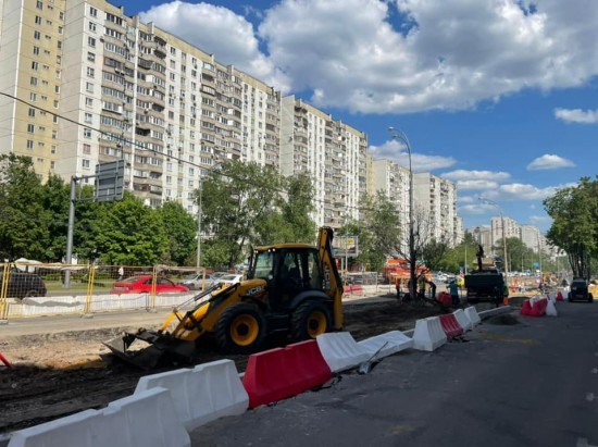 В Черемушках ремонтируют улицу Наметкина