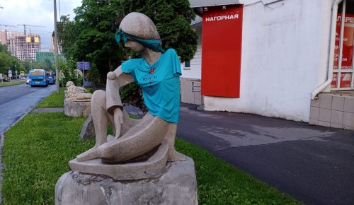 Жители Академического района могут оценить новый лук скульптуры Галатеи Нагорной