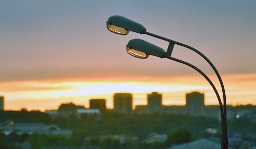 Около двух тысяч фонарей установят в этом году на Юго-Западе Москвы