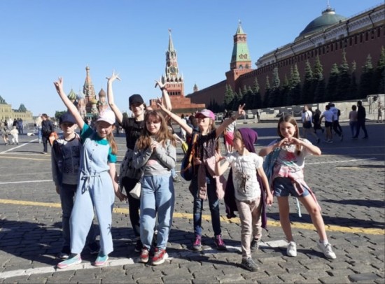 Воспитанники студии "Батик и акварель" побывали на выездном занятии на Красной площади
