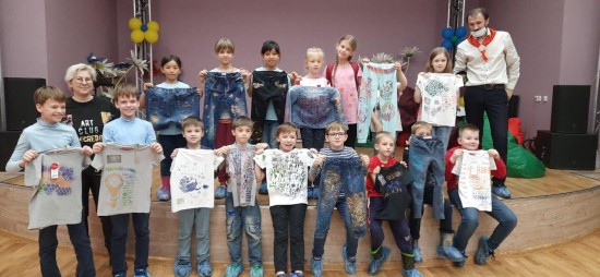В центре «Эврика-Бутово» прошел детский мастер-класс по росписи одежды