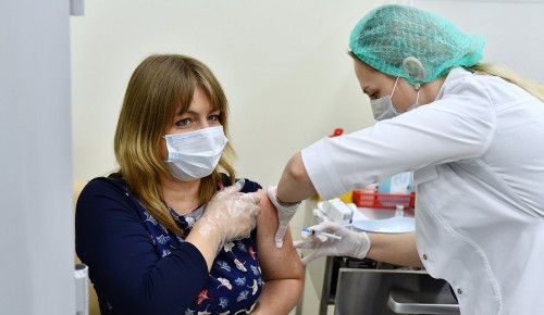 Главный Санитарный врач Москвы ввела обязательную вакцинацию в сфере услуг