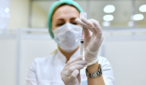 Главный Санитарный врач Москвы ввела обязательную вакцинацию в сфере услуг