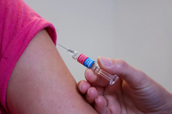 Юристы подтвердили законность решения об обязательной вакцинации в Москве