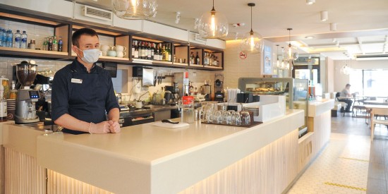 Ефимов опроверг информацию о падении выручки ресторанов на 80% из-за QR-кодов