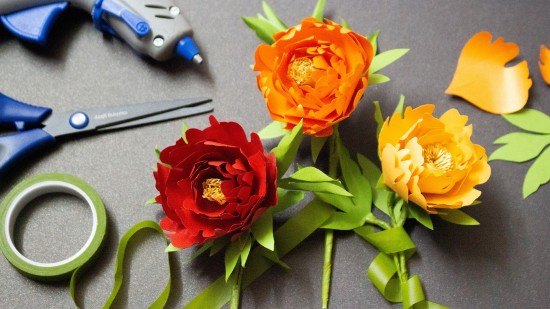 Жители Северного Бутова могут изготовить розы из фоамирана по онлайн-уроку КЦ «Лира»