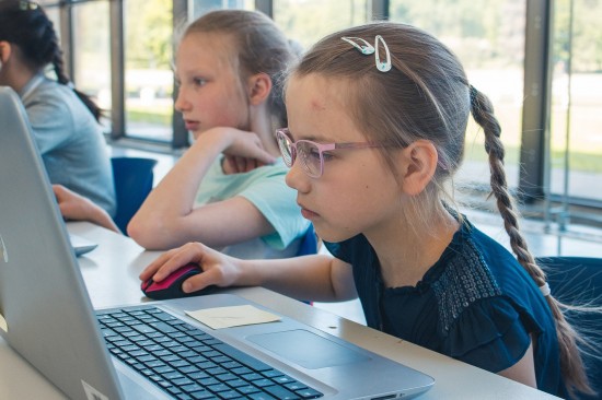 Учреждение «Воробьёвы горы» приглашает школьников на летние онлайн-программы