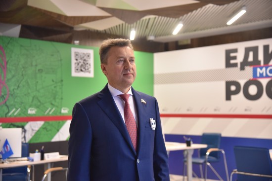 Анатолий Выборный рассказал избирателям об итогах работы в Госдуме