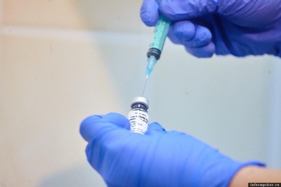 В «Лужниках» и Гостином дворе готовы к увеличению числа желающих вакцинироваться