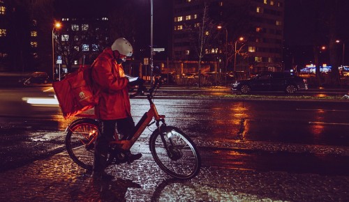 Депутат МГД Щитов: Рост аварийности среди курьеров на велосипедах требует немедленного реагирования