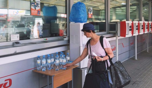 Раздача бесплатной воды на московских вокзалах продолжится до пятницы