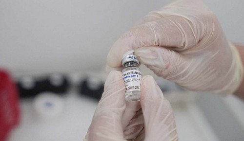 Почти 70% врачей в Москве сделали прививку от коронавируса