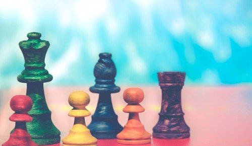 “Севастополец” приглашает жителей Академического района на онлайн-сказку о шахматах